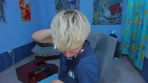 Snapshot of patrik027 chatting on 12/03/25, 07:34 .... online show from 12/03/25, 07:34