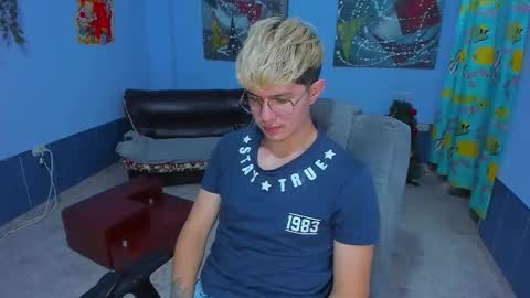 Snapshot of patrik027 chatting on 12/04/25, 07:39 .... online show from 12/04/25, 07:39