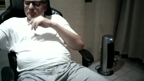 Snapshot of pattrom chatting on 05/22/26, 11:32 Patrom online show from 05/22/26, 11:32