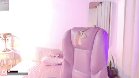 Snapshot of pau_cute chatting on 03/30/26, 09:27 Sofa online show from 03/30/26, 09:27