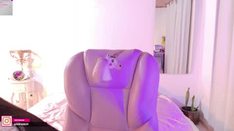Snapshot of pau_cute chatting on 04/06/26, 08:32 Sofa online show from 04/06/26, 08:32