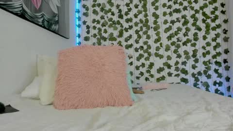paulina online show from 02/05/25, 02:29