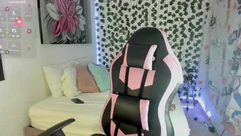 paulina online show from 02/15/25, 10:44