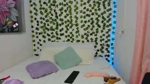 paulina online show from 09/19/25, 02:46