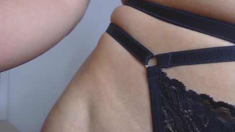 Snapshot of pau_heart chatting on 01/12/25, 03:25 Paulina        online show from 01/12/25, 03:25