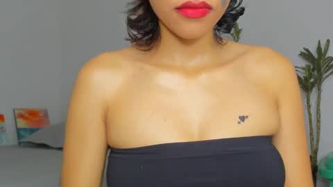Snapshot of pau_heart chatting on 01/19/25, 10:28 Paulina        online show from 01/19/25, 10:28