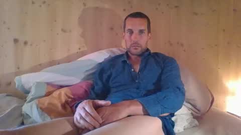 Snapshot of paueriwan chatting on 09/15/25, 01:55 paueriwan online show from 09/15/25, 01:55