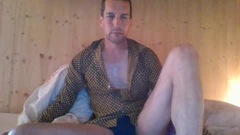 Snapshot of paueriwan chatting on 09/26/25, 08:29 paueriwan online show from 09/26/25, 08:29