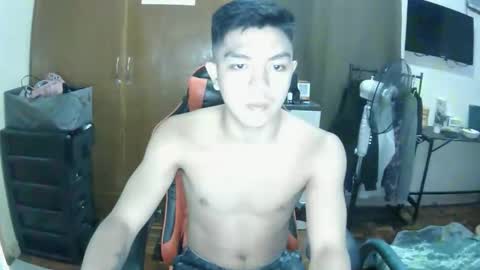 Snapshot of paul968323 chatting on 12/15/25, 11:36 MrBigPaul online show from 12/15/25, 11:36