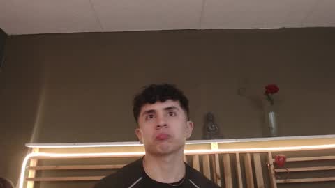 Snapshot of paul_evanss chatting on 11/21/25, 01:32 Paul online show from 11/21/25, 01:32