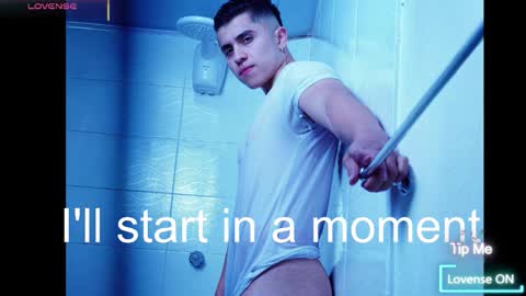 Snapshot of paul_evanss chatting on 12/01/25, 01:05 Paul online show from 12/01/25, 01:05