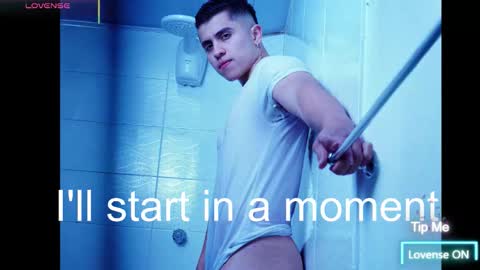 Snapshot of paul_evanss chatting on 12/14/25, 02:22 Paul online show from 12/14/25, 02:22