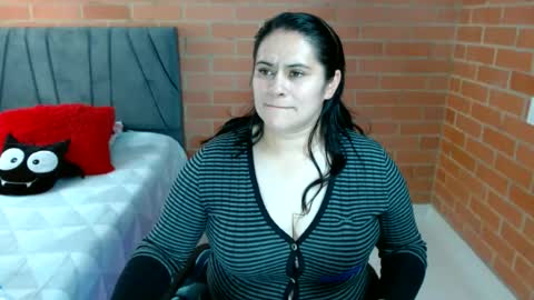 paula__117 online show from 06/18/26, 08:13