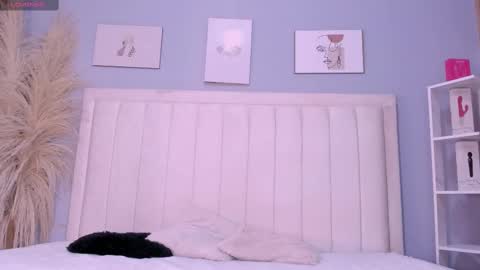 Pau online show from 10/24/25, 07:43