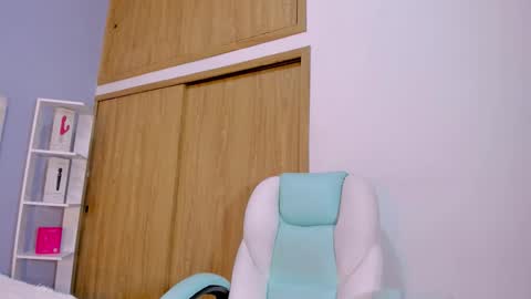 Pau online show from 12/01/25, 07:19