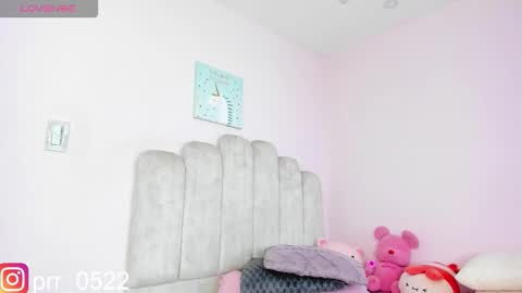 Snapshot of paula_cosio chatting on 12/18/25, 02:01 dahia online show from 12/18/25, 02:01