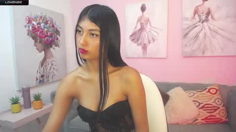 Snapshot of paula_rendon chatting on 11/08/25, 11:54 Pau online show from 11/08/25, 11:54