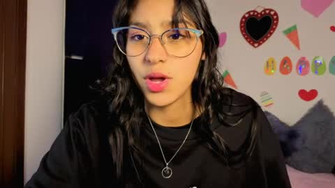Snapshot of paulacutexs chatting on 04/16/26, 04:46 Paula online show from 04/16/26, 04:46