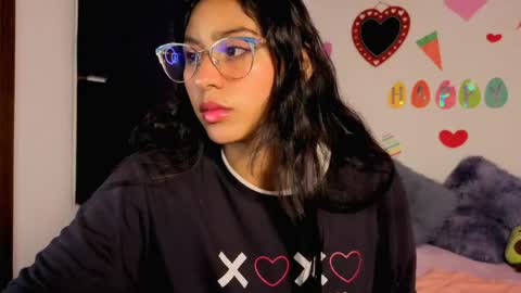 Snapshot of paulacutexs chatting on 04/18/26, 04:05 Paula online show from 04/18/26, 04:05