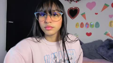 Snapshot of paulacutexs chatting on 04/19/26, 04:01 Paula online show from 04/19/26, 04:01