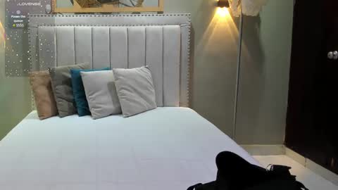      online show from 10/12/25, 05:34