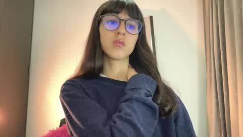 Snapshot of paulainblue chatting on 06/11/26, 02:53 online show from 06/11/26, 02:53