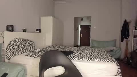 paulblack021 online show from 11/19/25, 07:58