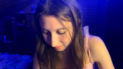 Ashley Cooper online show from 09/17/25, 08:10