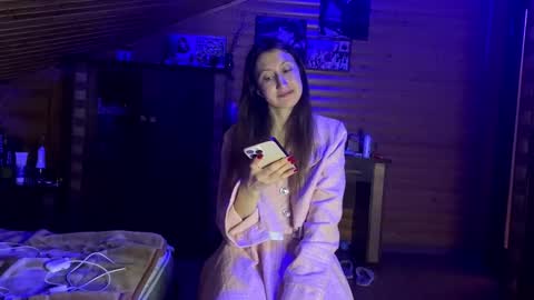 Ashley Cooper online show from 10/04/25, 07:12