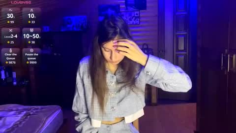 Ashley Cooper online show from 10/22/25, 04:18