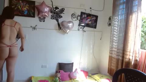 Snapshot of paulet_ chatting on 12/19/24, 07:29 paulet latiin online show from 12/19/24, 07:29