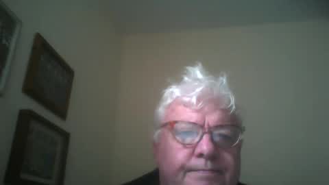 Snapshot of paulgn365 chatting on 09/18/25, 01:46 paulgn365 online show from 09/18/25, 01:46