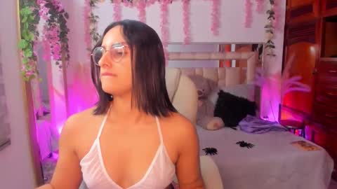 paulha_miller online show from 10/11/25, 12:04