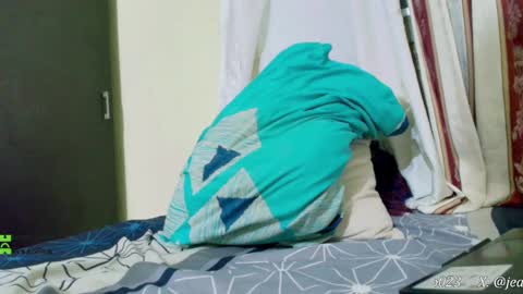 Snapshot of paulhot18 chatting on 09/20/25, 01:17 Paul Mklain online show from 09/20/25, 01:17