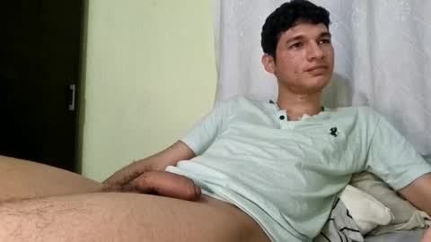 Snapshot of paulhot18 chatting on 11/05/25, 05:29 Paul Mklain online show from 11/05/25, 05:29