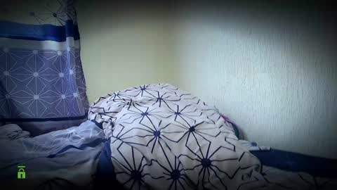 Snapshot of paulhot18 chatting on 12/14/25, 05:51 Paul Mklain online show from 12/14/25, 05:51