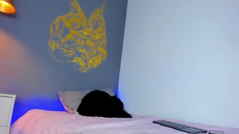 Snapshot of paulin01_ chatting on 12/02/24, 08:00 Paulina online show from 12/02/24, 08:00