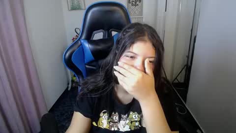 Snapshot of paulina07_ chatting on 06/05/26, 03:40 paulina07_ online show from 06/05/26, 03:40