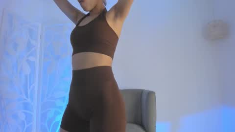 Pau online show from 09/13/25, 03:23