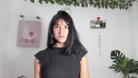 Snapshot of paulina_moons_1 chatting on 03/10/25, 07:50 paulina moos 1 online show from 03/10/25, 07:50