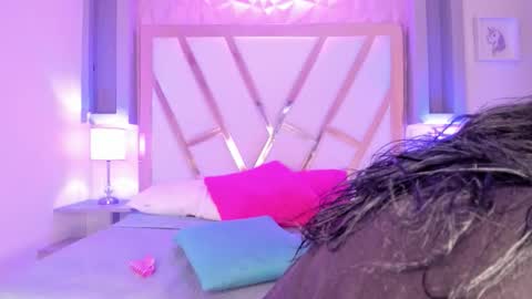 Snapshot of paulina_ruiz_ chatting on 10/22/25, 10:20 online show from 10/22/25, 10:20