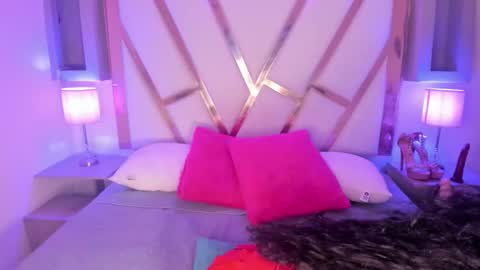 Snapshot of paulina_ruiz_ chatting on 11/07/25, 08:53 online show from 11/07/25, 08:53