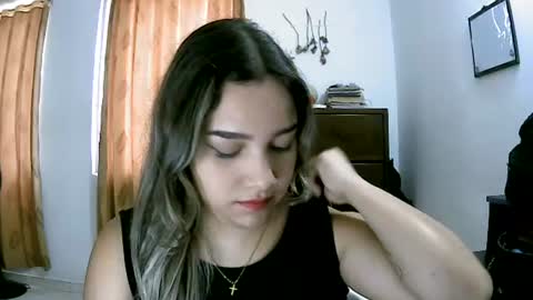 paulina_x_x online show from 06/20/26, 09:50