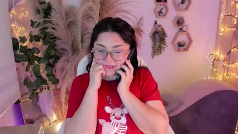 Estefania online show from 11/25/25, 01:16