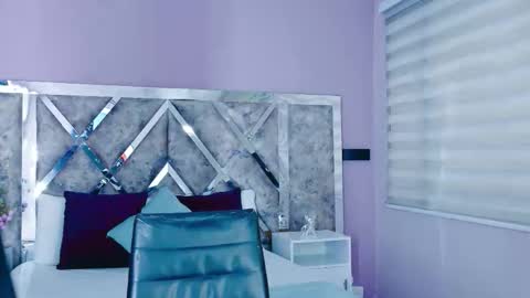 Paulina online show from 10/18/25, 01:12