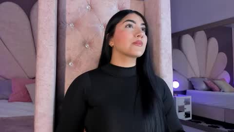 Snapshot of paulinaduarte_ chatting on 03/06/26, 11:28 Paulina online show from 03/06/26, 11:28