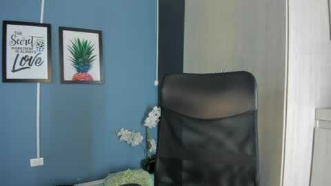 Snapshot of paulinaduarte_ chatting on 04/20/26, 11:13 Paulina online show from 04/20/26, 11:13