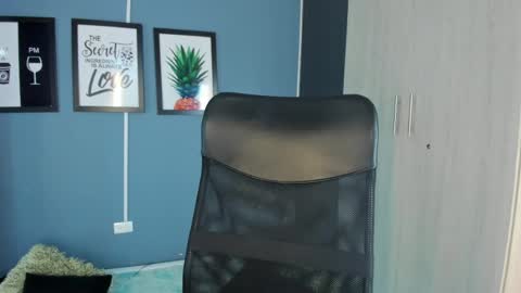 Snapshot of paulinaduarte_ chatting on 04/25/26, 01:41 Paulina online show from 04/25/26, 01:41