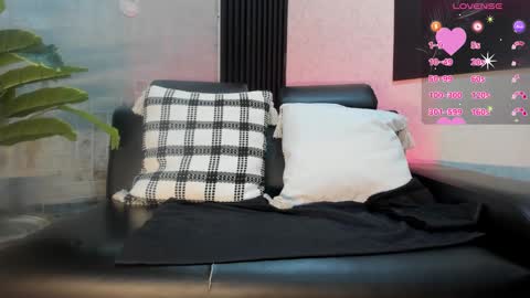 Snapshot of paulinasaeenz chatting on 02/15/26, 01:41 PaulinaSaennz online show from 02/15/26, 01:41