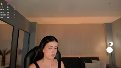 Paulina Santos  online show from 10/17/25, 08:11